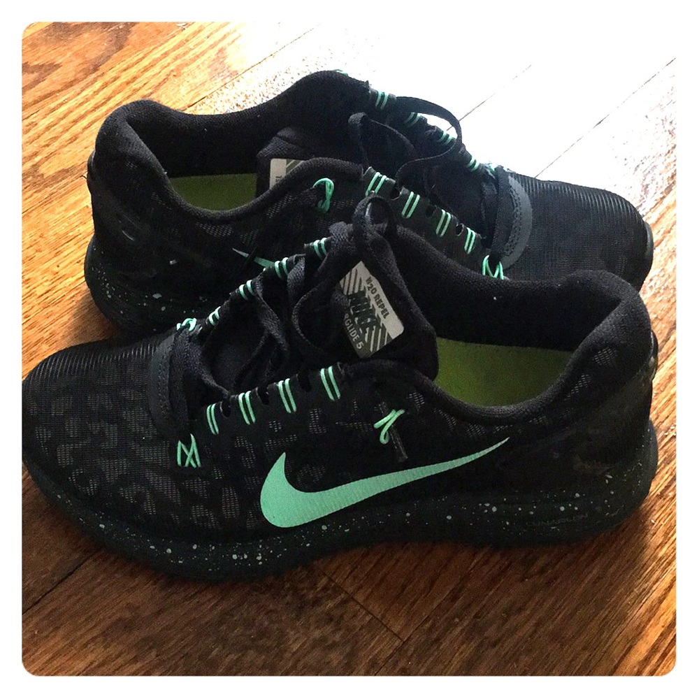 Custom made mint and black 6.5 women’s Nike shoes